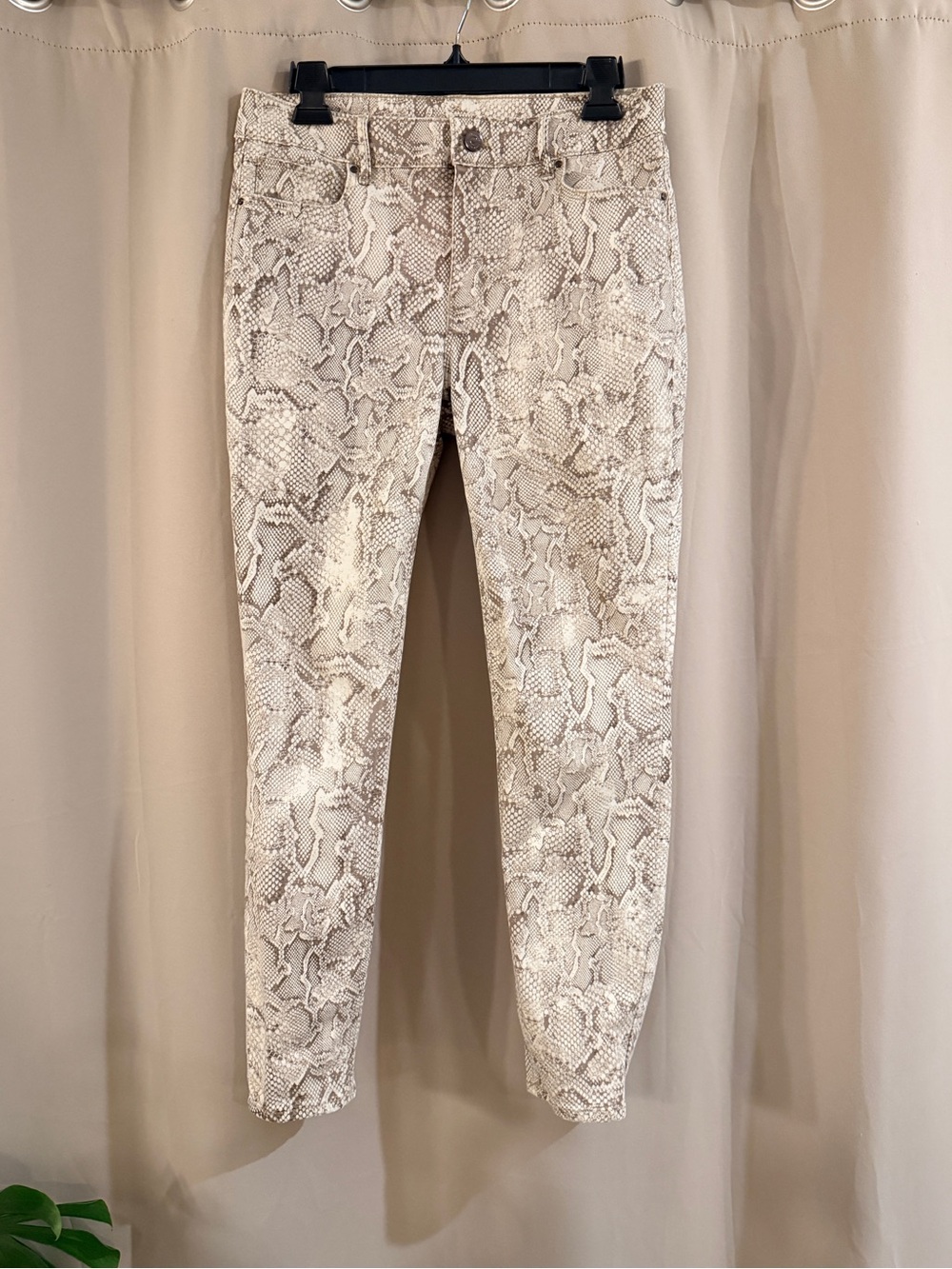 SKINN White House Black Market Beige Snake-Print Skinny Jeans